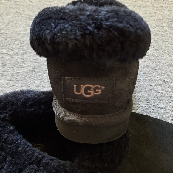 UGG black NWOT suede shoes size 7 - Picture 5 of 12